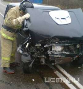 В Орловской области «Мерседес-Бенц» въехал в стоящий ВАЗ