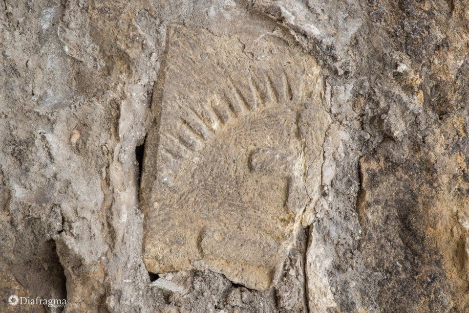 В Орле под Красным мостом археологи нашли могильные плиты