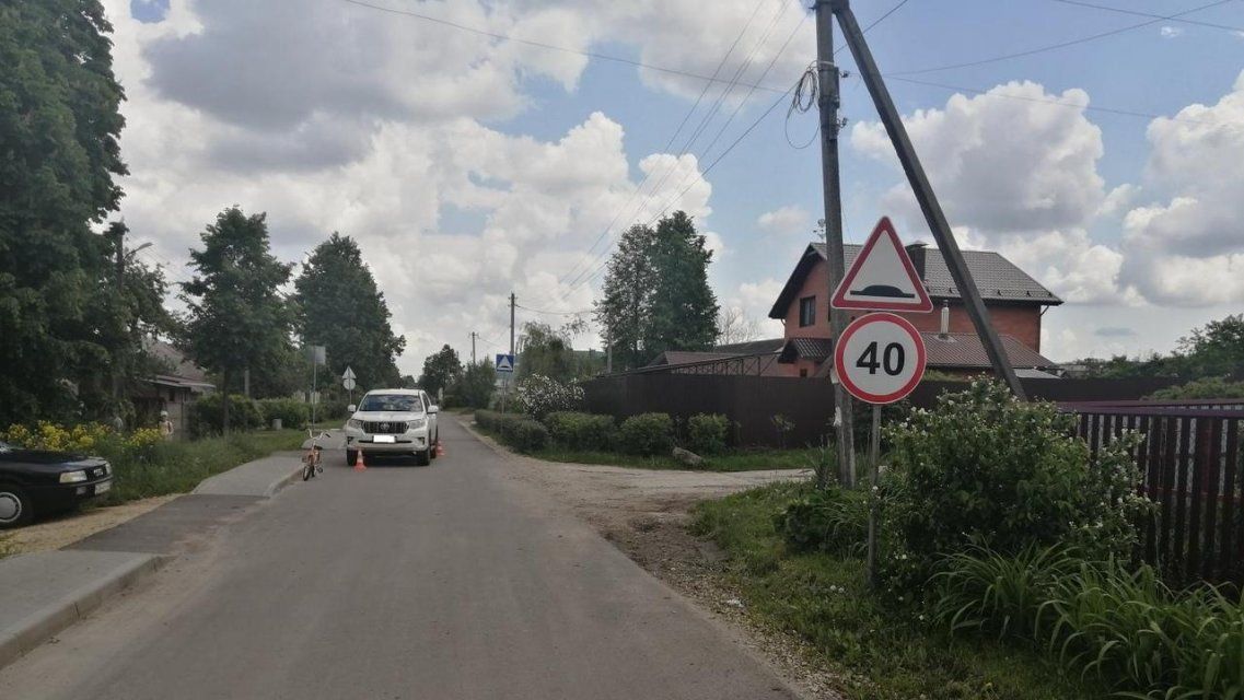 Под Орлом внедорожник сбил шестилетнего велосипедиста