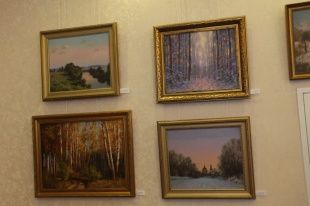 Выставка художников-стипендиатов открылась в областной администрации