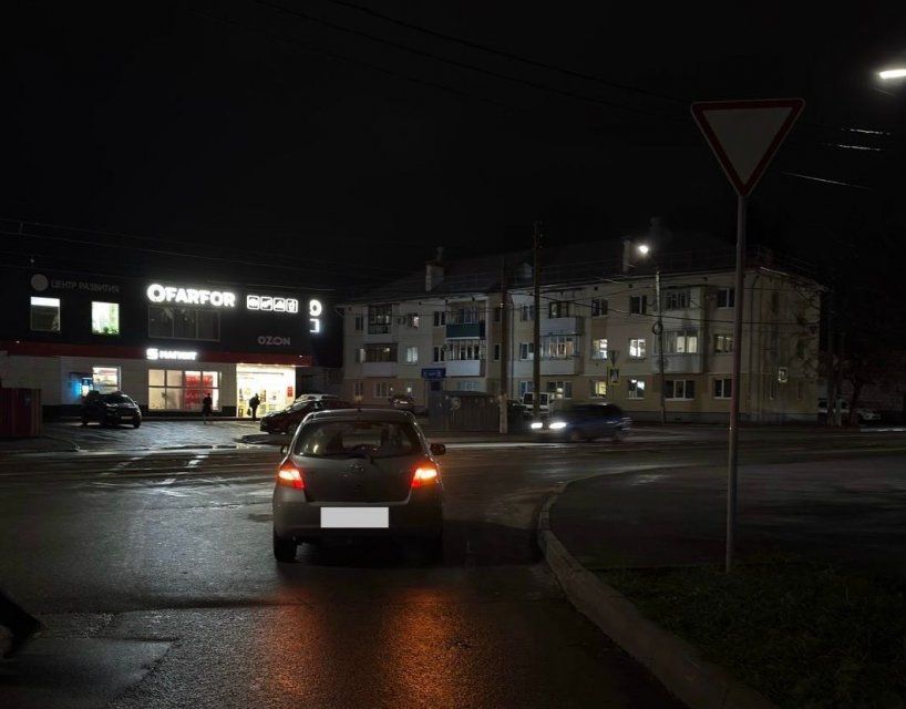 В Орле «Тойота» сбила пенсионерку на тротуаре