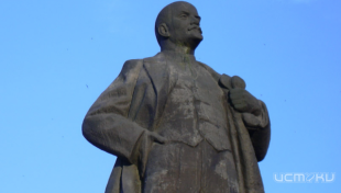 Объявлен сбор подписей за сохранение памятника Ленину на площади Болхова