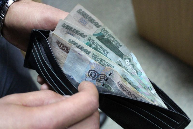 Липецкий мошенник выплатил орловчанину пособие билетом «Банка приколов»