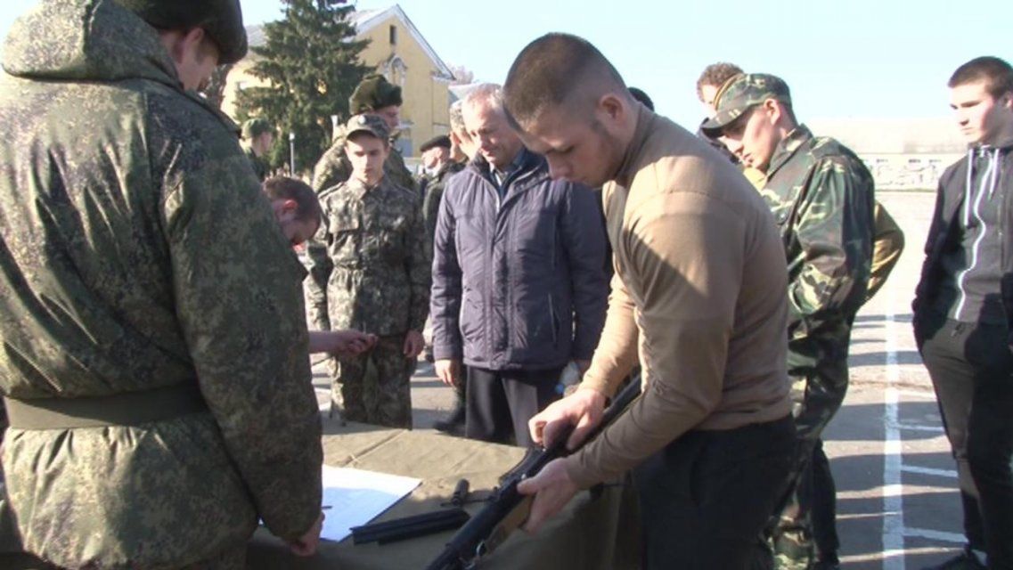 Орловской молодежи объяснили, почему в армии служить почетно