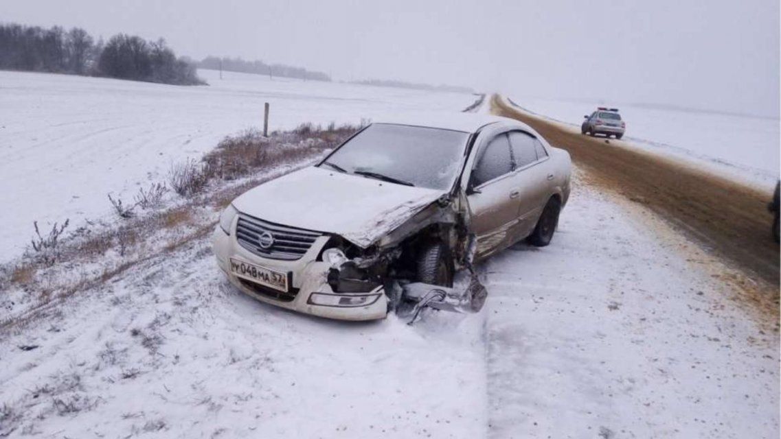 Не учел метеоусловия: в Орловской области лоб в лоб столкнулись «Нива» и «Ниссан»