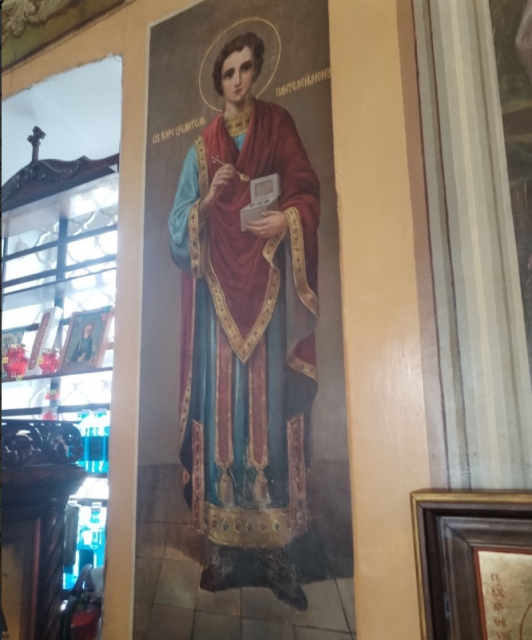 Икона святителя Пантелеимона замироточила во второй раз в Свято - Троицком храме Орла