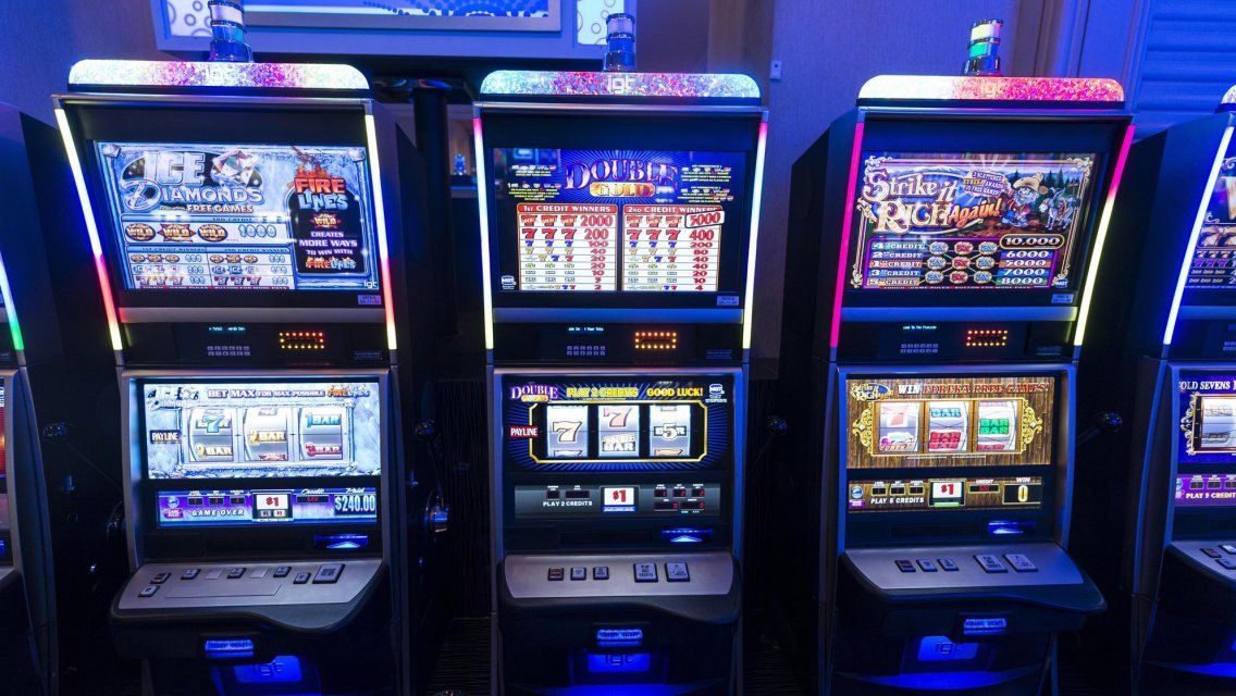 Группа из 4-х человек незаконно проводила азартные игры в Орле