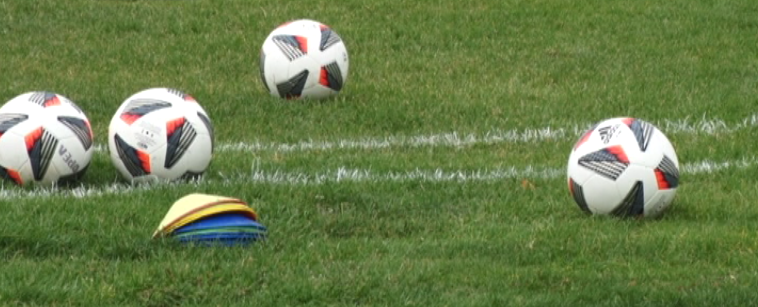 Перед Новым годом принято загадывать желания. Но орловские футболисты этого не делают. Их желания может выполнить не Дед Мороз, а наши чиновники, но им до футбола дела нет