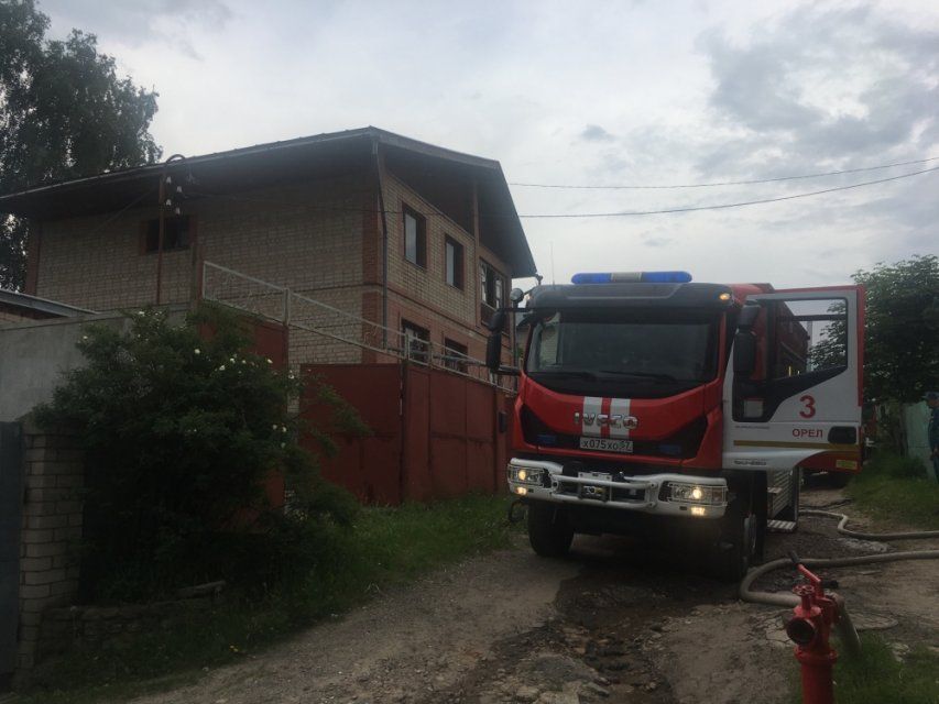 Пожар в двухэтажном частном доме в Орле унес жизнь мужчины