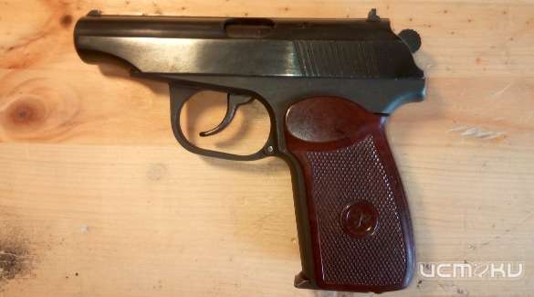 Житель Кром нашёл газовый пистолет и сдал его в Росгвардию