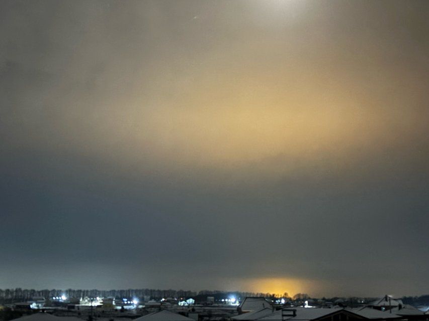 Ранним утром в орловском небе громыхало