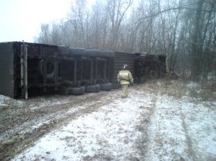 В Троснянском районе «МАЗ» съехал в кювет