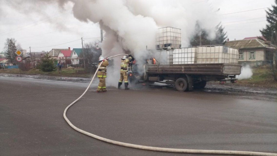 Два авто за сутки: на Орловщине полыхали «Газель» и «шестерка»