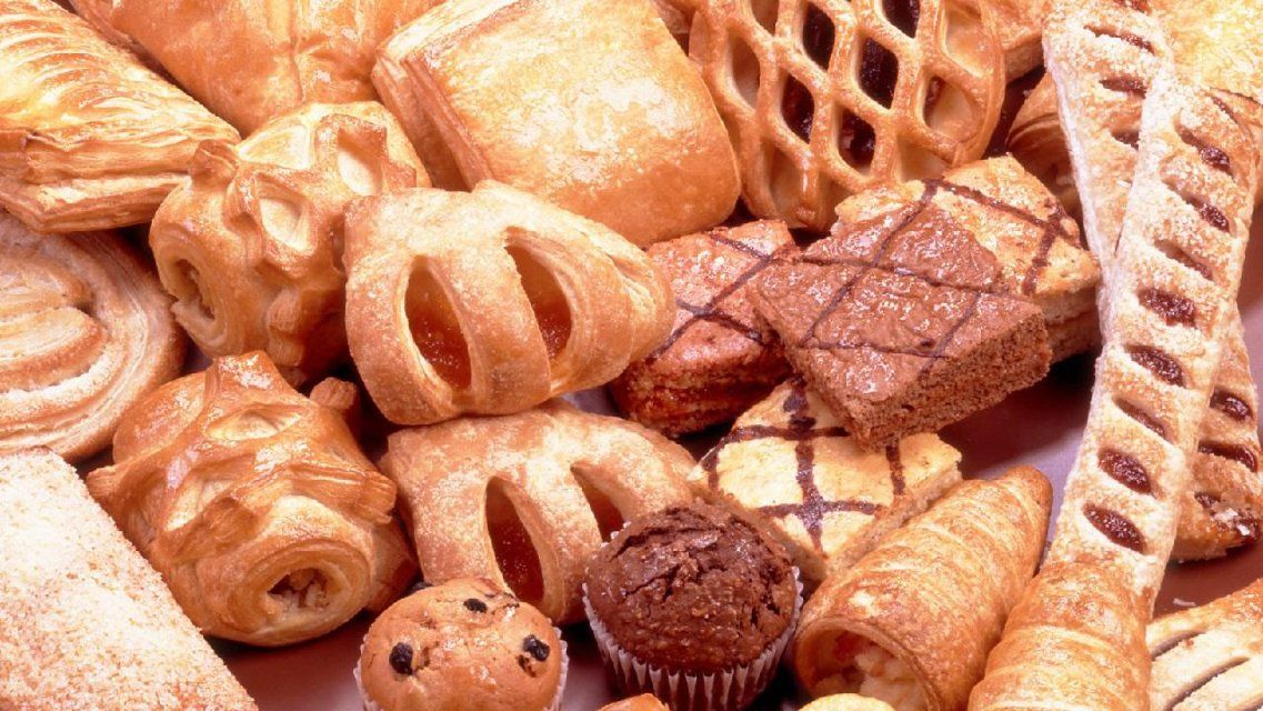 Более 120 кг хлеба и кондитерских изделий сняли с продажи на Орловщине