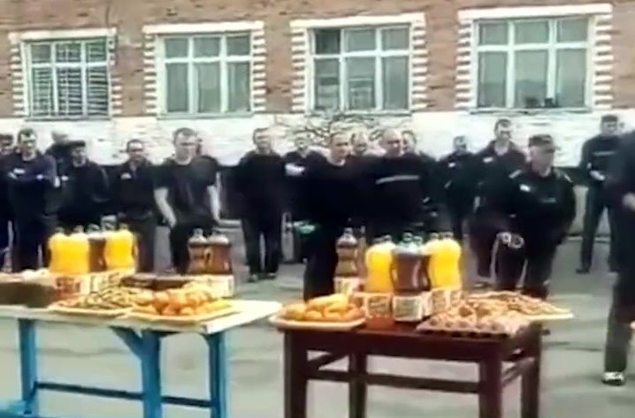 После видео с пирующими заключенными уволят начальника ливенской колонии