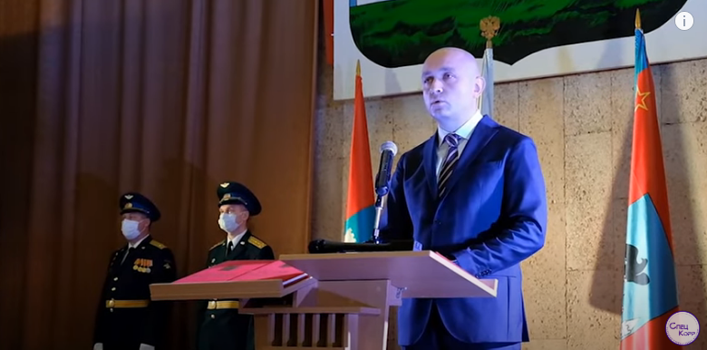 YouTube - канал СпецКорр выпустил расследование, посвященное мэру Орла Парахину и его "технической ошибке" в ремонте дорог Орловского района