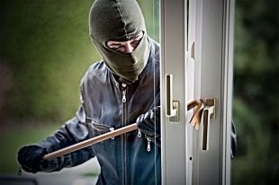 Житель Мценского района ограбил два частных дома