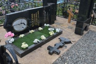 На Заливенском кладбище вандалы уничтожили надгробные памятники