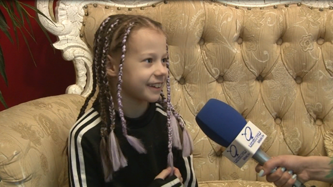 7-летняя орловчанка Варвара Денисова в мире брейкинга известна как би-герл ЧЕгеваря