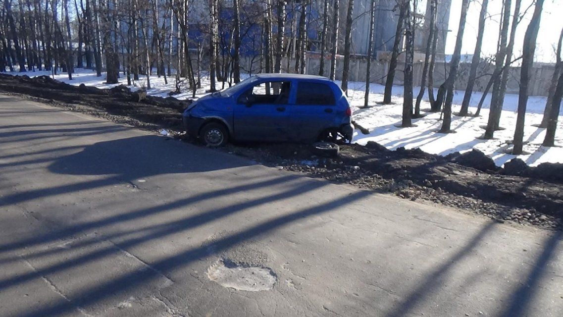 На Орловщине опрокинулся «Дэу Матиз». Водитель травмировалась