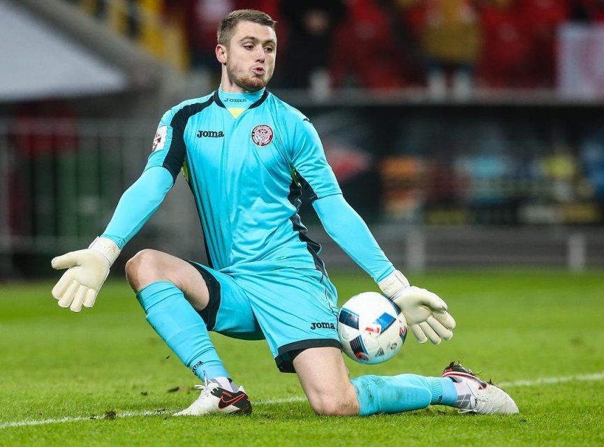 Голкипер «Спартака» Александр Селихов сломал палец во время матча с ЦСКА