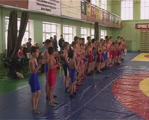 Завершился турнир по греко-римской борьбе памяти Гуртьева