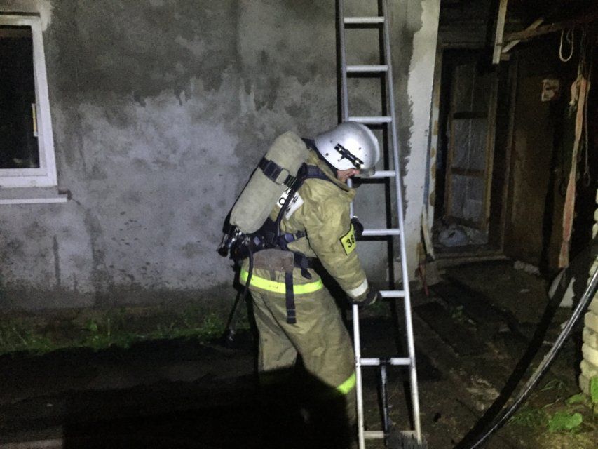 Из-за короткого замыкания в День Победы пострадал частный дом во Мценске