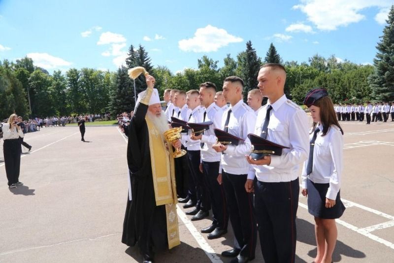 Архипастырь напутствовал выпускников ОрЮИ МВД России