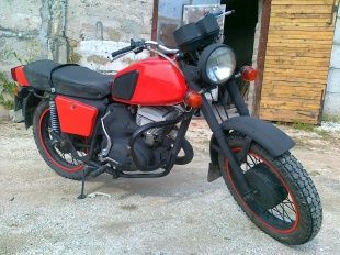 У жителя Должанского района трое мужчин угнали мотоцикл