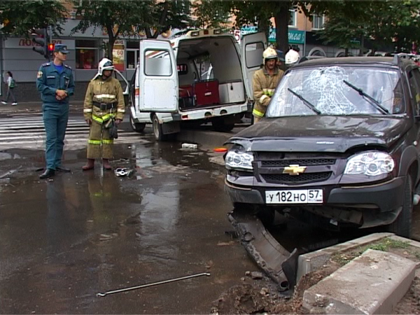 Скорая помощь для скорой: в страшной аварии на Октябрьской погиб человек 