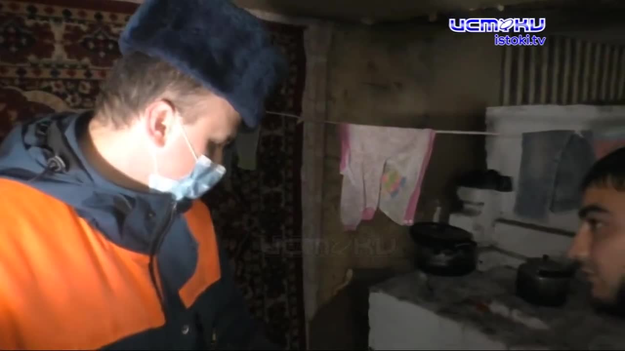 Бороться с пожаром на опережение. Регулярно сотрудники МЧС проводят профилактические рейды по неблагополучным домам