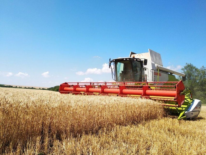 В Орловской области для уборки урожая привлекут технику из других регионов