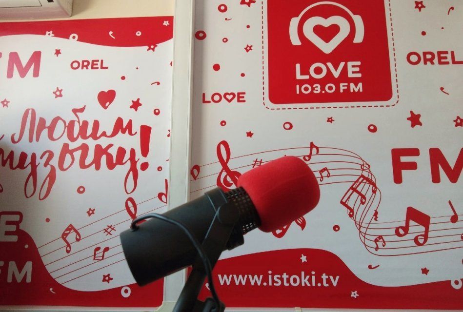 Ежегодно 4 марта отмечается День рождения микрофона