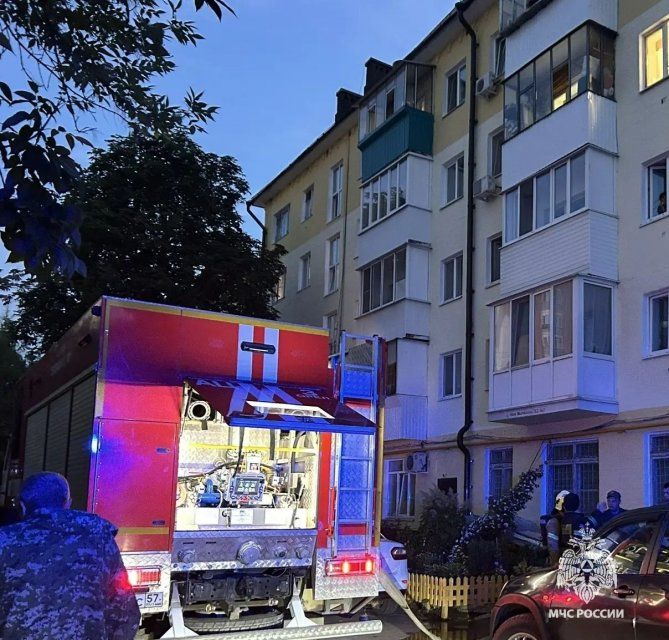 Пожар на улице Октябрьской в Орле — 20 человек эвакуированы, один погиб