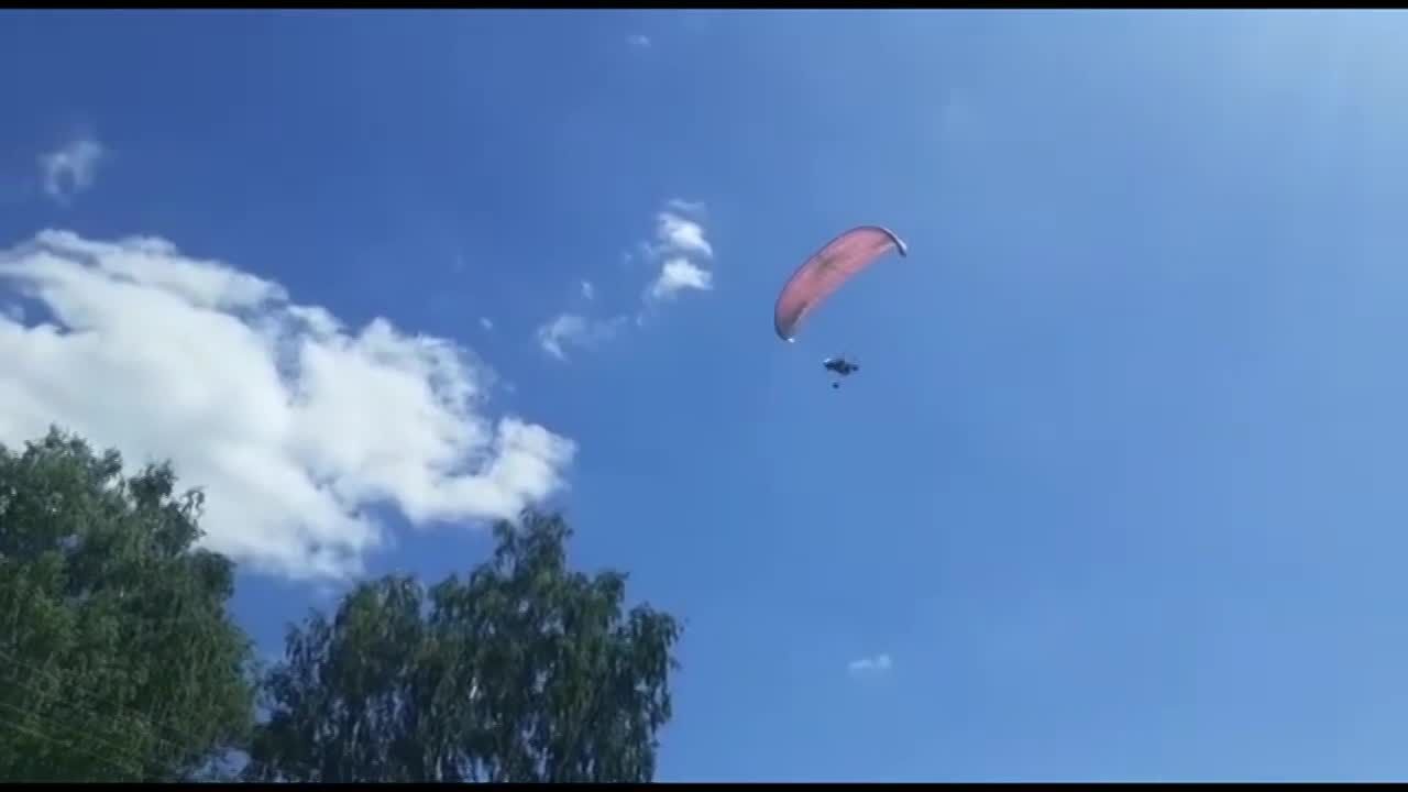 Под Ливнами на газовую трубу рухнул параплан