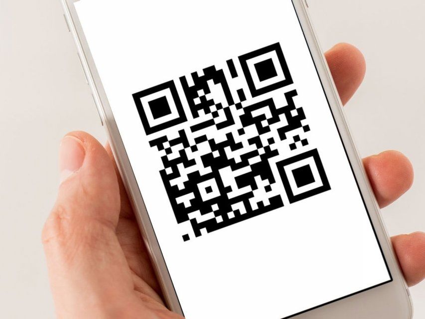 Власти внесут законопроекты об обязательных QR-кодах в транспорте, кафе и магазинах - оперштаб
