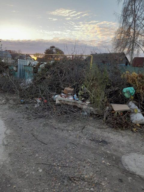 Жители Верховья жалуются на огромную свалку мусора