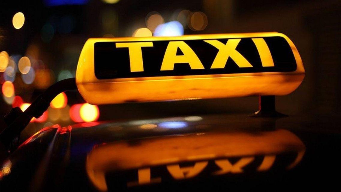 Орловчане жалуются в Роспотребнадзор на завышенные цены служб такси