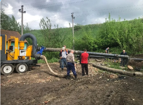 Стало известно, когда произошла авария на коллекторе в Лужках