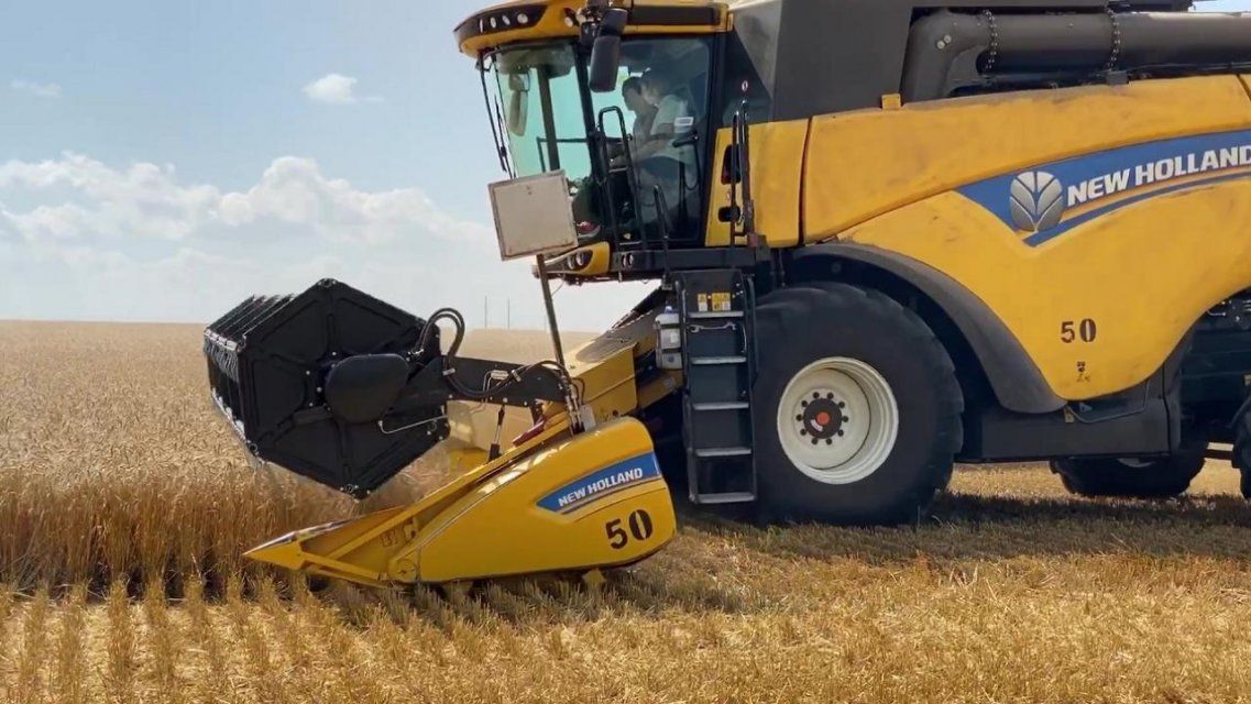 Вслед за Зюгановым за штурвал комбайна на Орловщине посадили главу департамента финансов