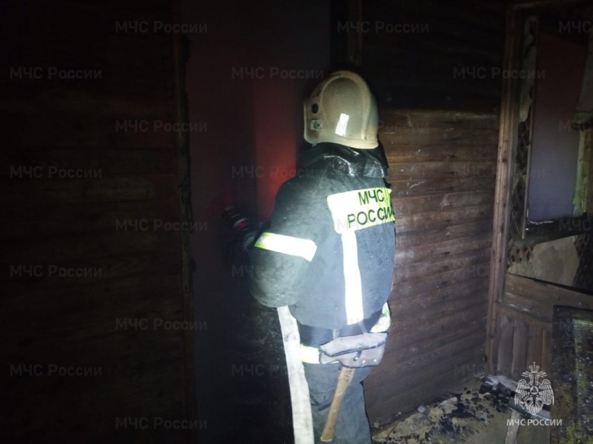Орловские спасатели: 21 выезд за сутки, ликвидация пожаров и обезвреживание снаряда