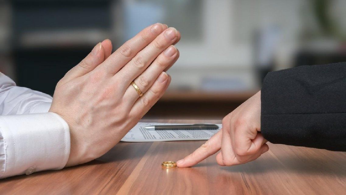 «Можно помириться в самоизоляции»: орловчанам придется подождать с разводами