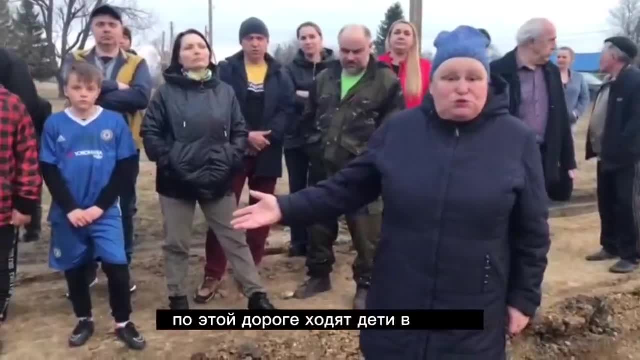 «Наша деревня как отчуждение». Жители д. Леженки просят Клычкова отремонтировать дорогу