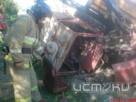 В поле столкнулись два автомобиля - погиб пассажир; муж наехал на жену; годовалый ребенок попал в ДТП: сводка дорожных происшествий 