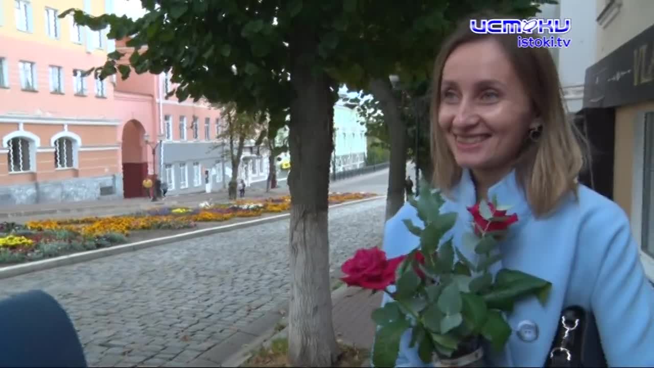 Они вкладывают в нас самое лучшее с детства. Сегодня мы отмечаем День учителя. Мы спросили орловчан: «Помнят ли они своих первых наставников?»