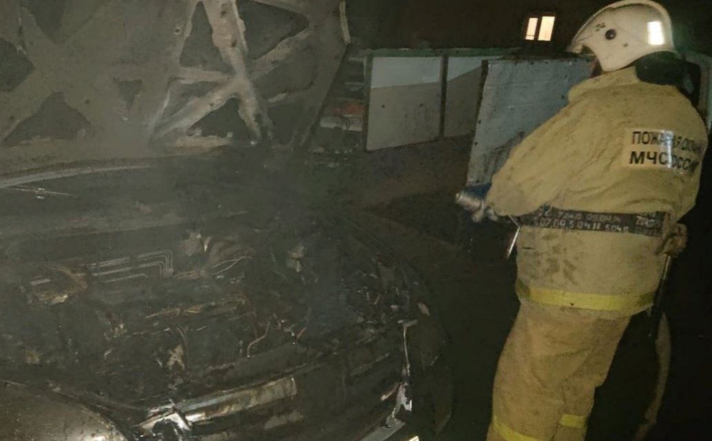 Огонь оставил орловчанина без авто