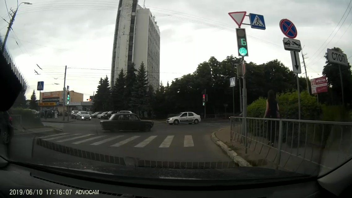 На видеорегистратор одного из водителей попал орловский дрифт 