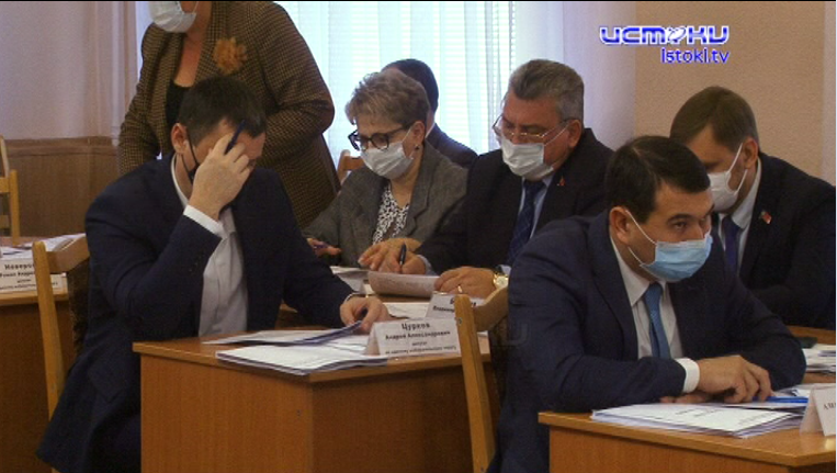 Рассмотрели задним числом. Городские депутаты вспомнили о бюджете на 2020 год, а также подняли тему Красного моста, рискующего стать вторым "Титаником"