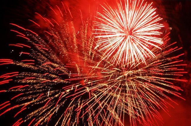 Жители Орла выбирают время проведения салюта в новогоднюю ночь