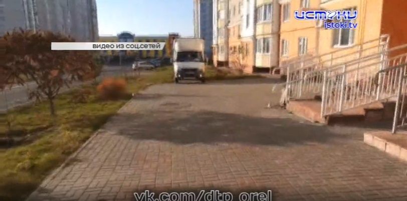 Жители мкр Зареченский сетуют на грузовики, которые ежедневно проезжают по тротуару